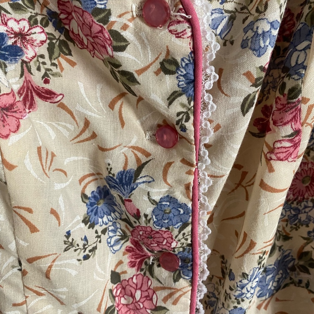 Vintage Feminine Floral Button Up Dress With Lace Trim‎ - Picture 3 of 8